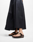 FitFlop LULU Leather Toe-Post Sandals