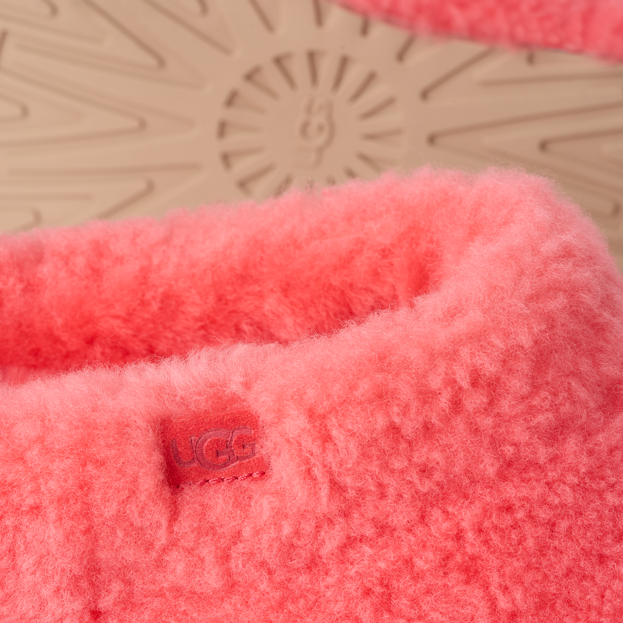 Enwrap Fluffed Clog