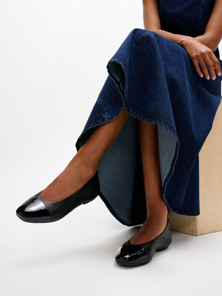 FitFlop FitFlop Danser Cap-toe Leather Ballet Flats All Black Shoes