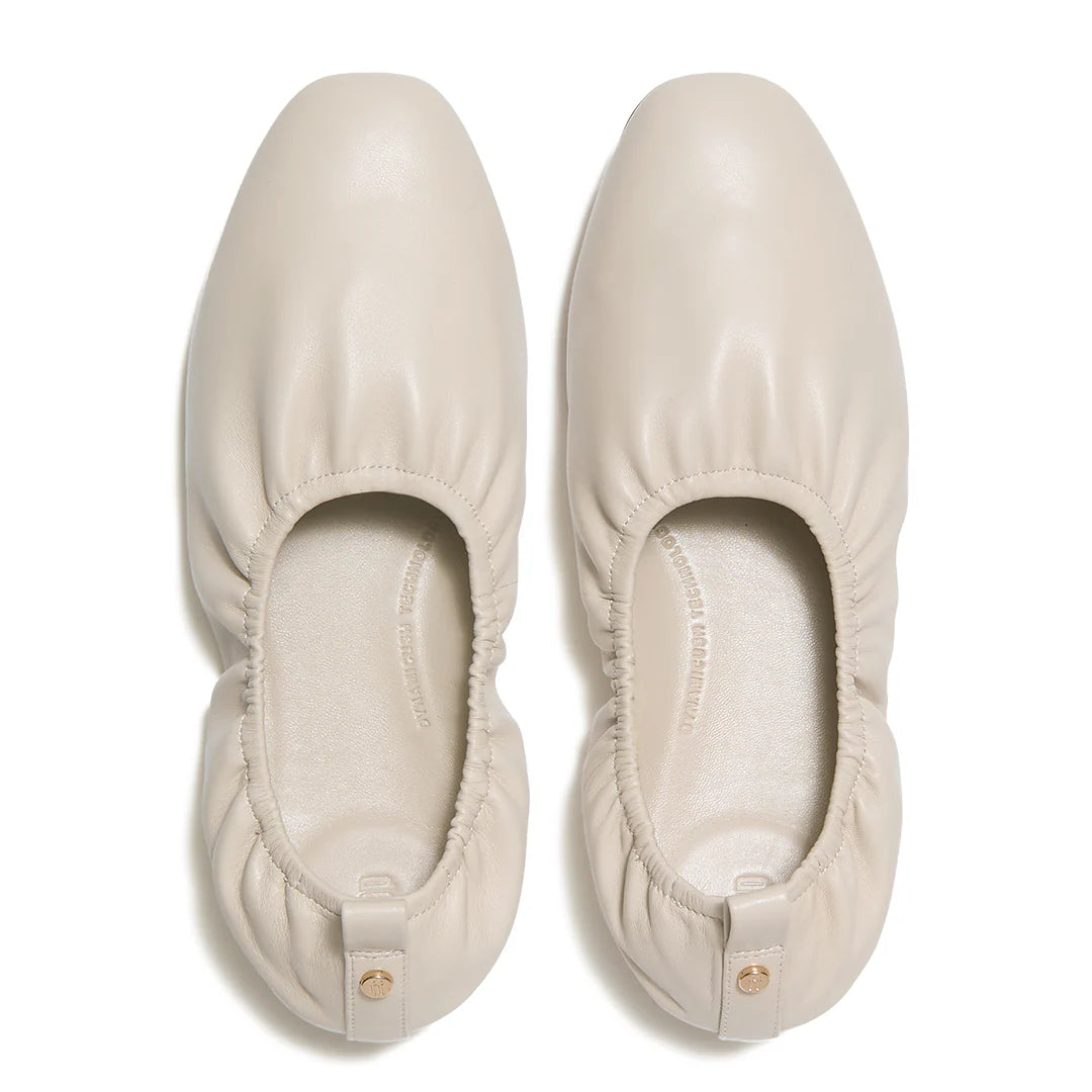 DELICATO Poise  leather