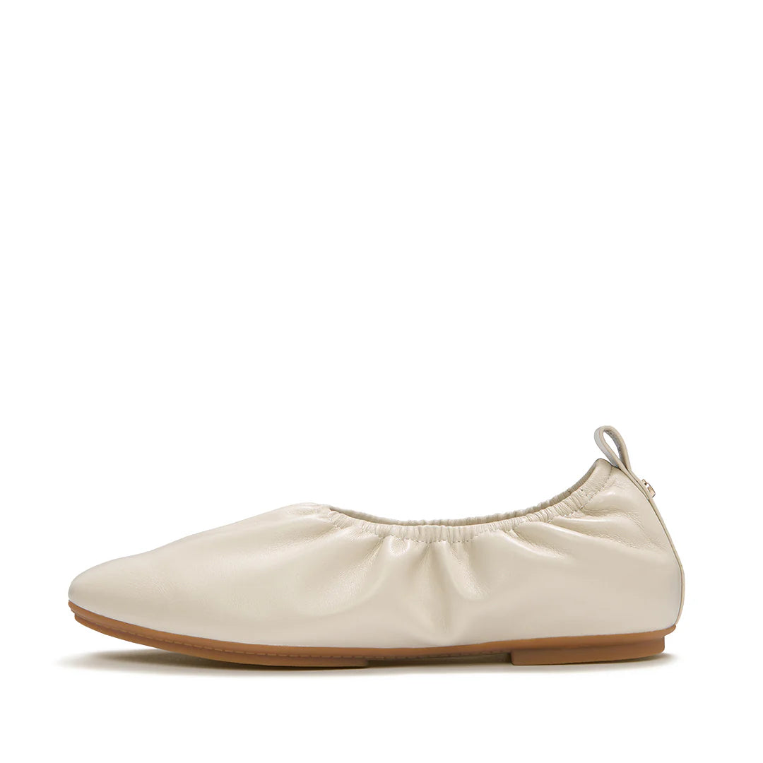 DELICATO Poise  leather