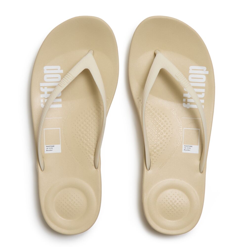 FitFlop FitFlop X PANTONE iQushion Toe-Posts iQushion
