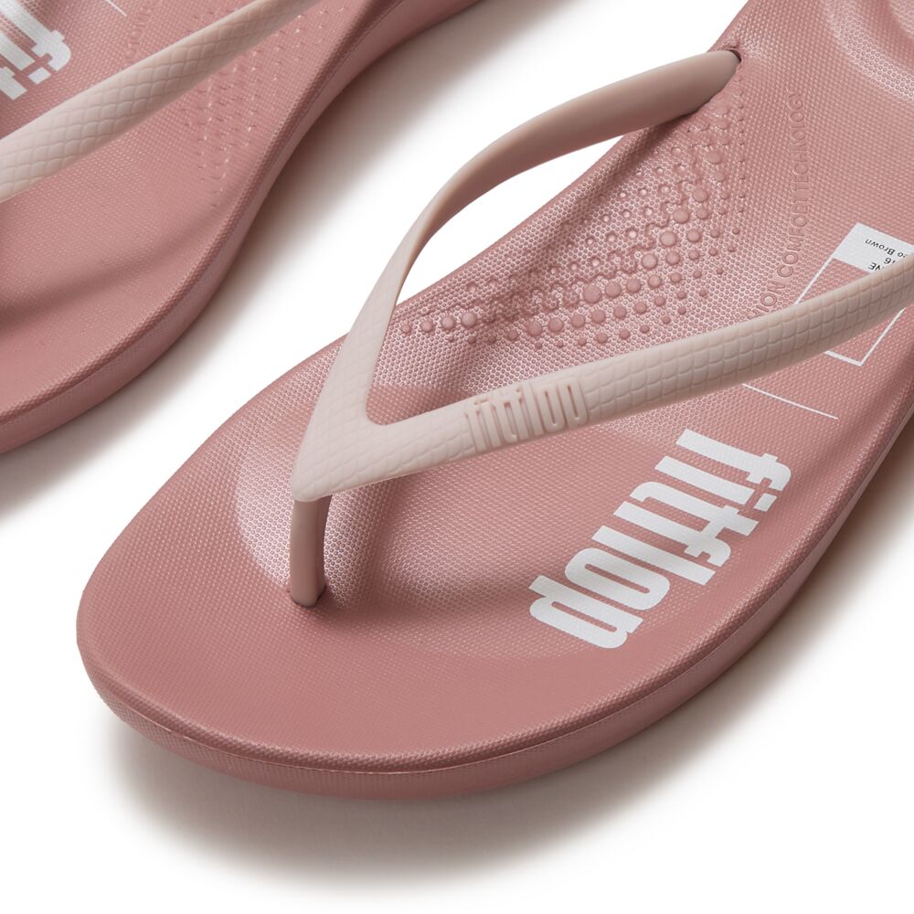 FitFlop FitFlop X PANTONE iQushion Toe-Posts iQushion