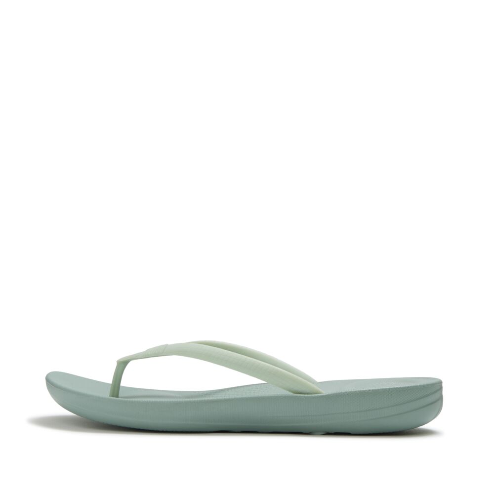 FitFlop FitFlop X PANTONE iQushion Toe-Posts iQushion