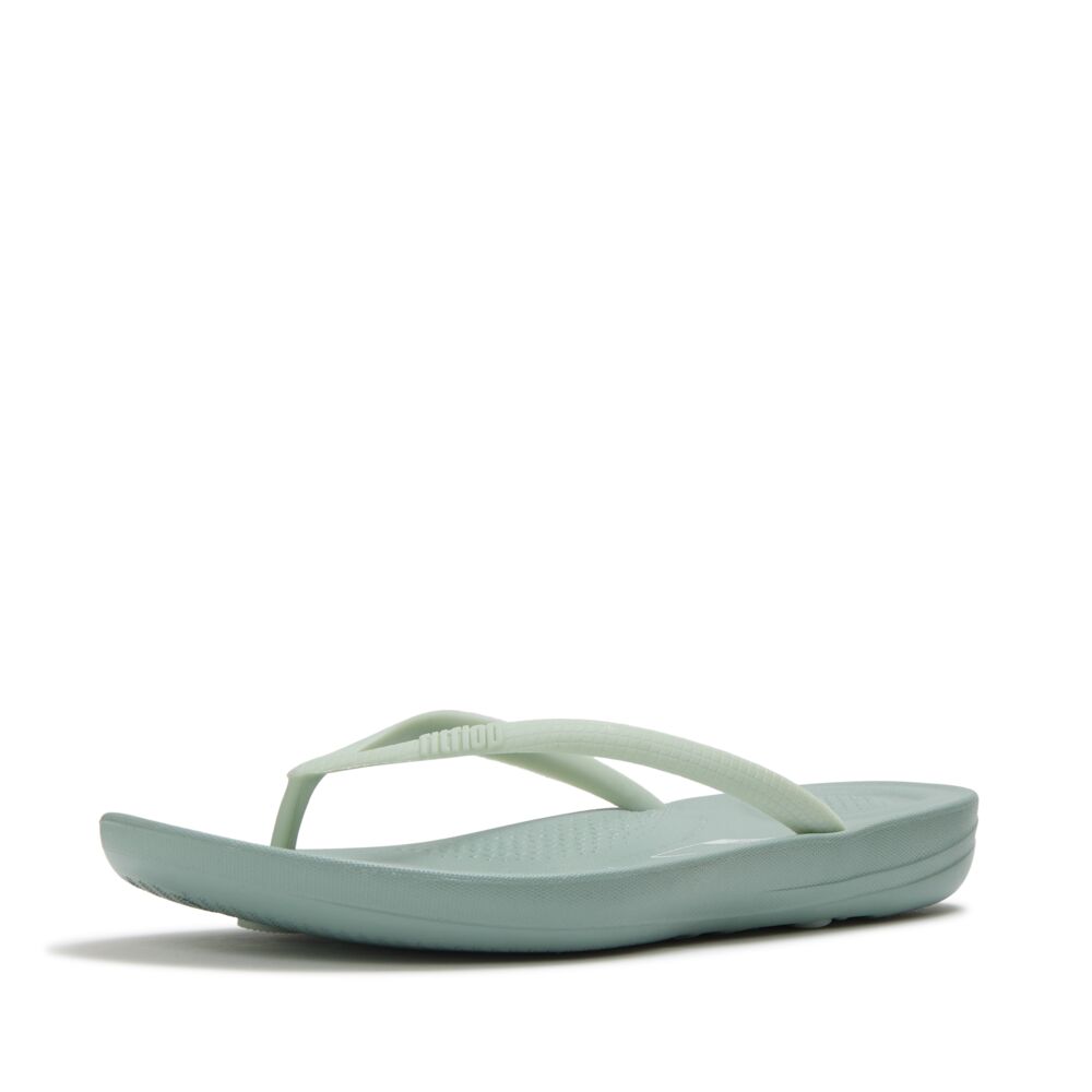 FitFlop FitFlop X PANTONE iQushion Toe-Posts iQushion
