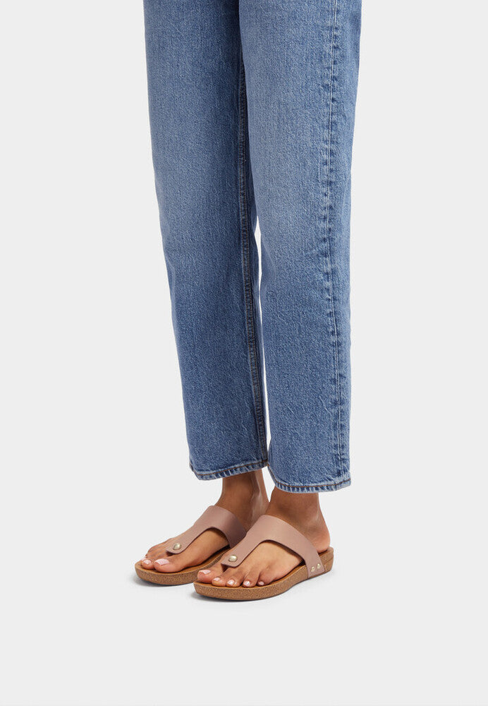 Leather Toe-Post Sandals IQUSHION iQushion