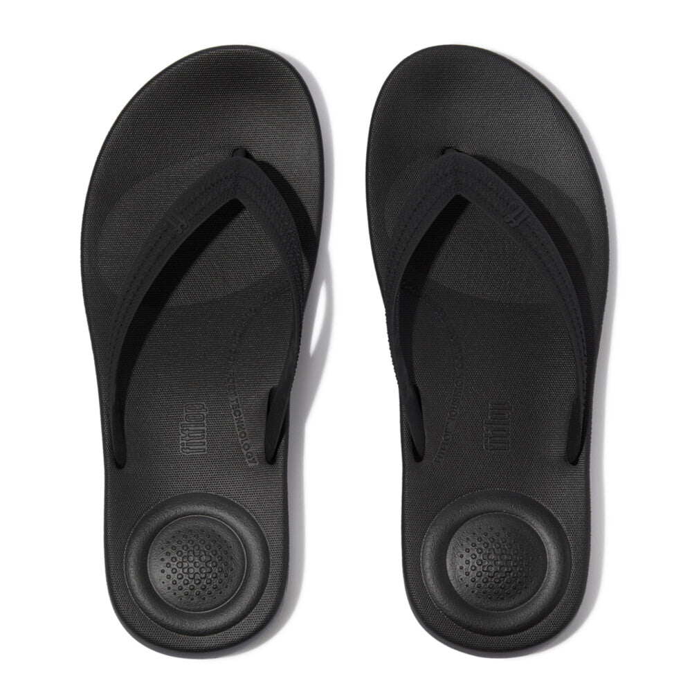 FitFlop FitFlop IQUSHION Mens Textured-Strap Flip-Flops iQushion