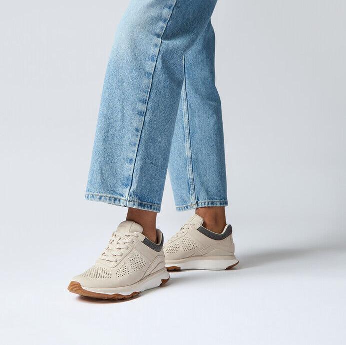 Perf Nubuck Sports Sneakers VITAMIN FFX Neodynamic