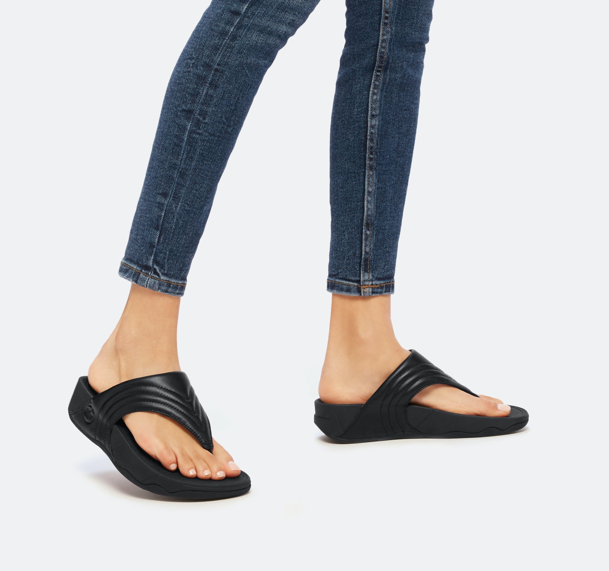 FitFlop Walkstar Leather Toe-Post Sandals Microwobbleboard